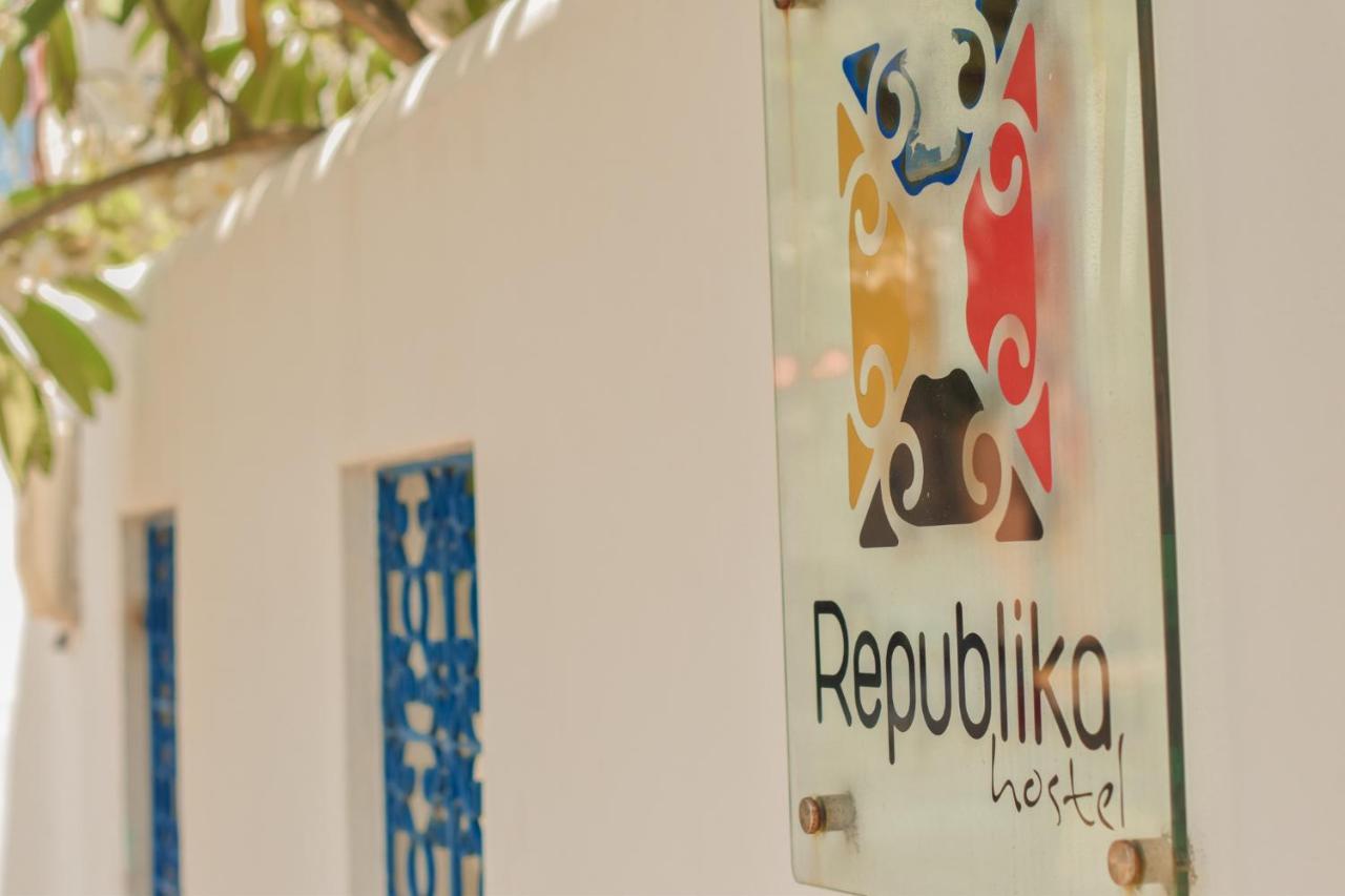 Republika Hostal